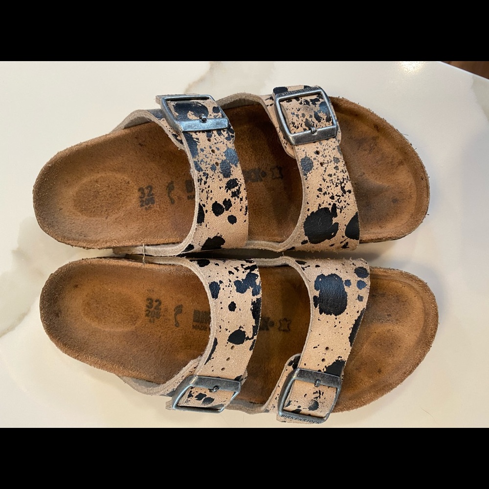 Kids Birkenstock two strap sandals. Birk sizing - Picture 3 of 3